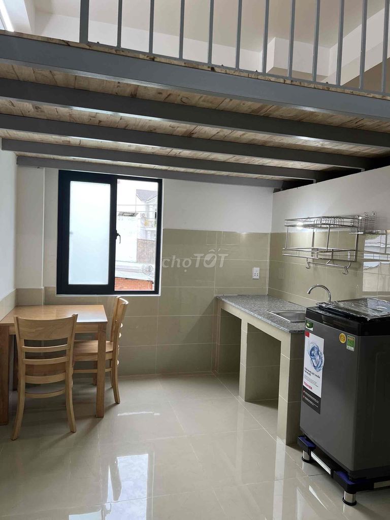 PHÒNG CỬA SỔ TRỜI, KẾ TRƯỜNG SƯ PHẠM KỸ THUẬT, NGÂN HÀNG