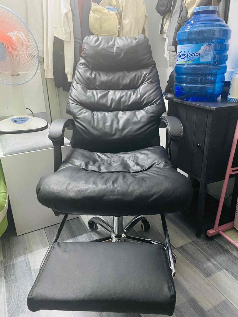 Ghế văn phòng Da cao cấp Đen. Mua bán Bàn ghế tại Thành phố Thủ Đức Tp Hồ Chí Minh được đăng bởi Buôn bán Dạo sống qua ngày  hình 1