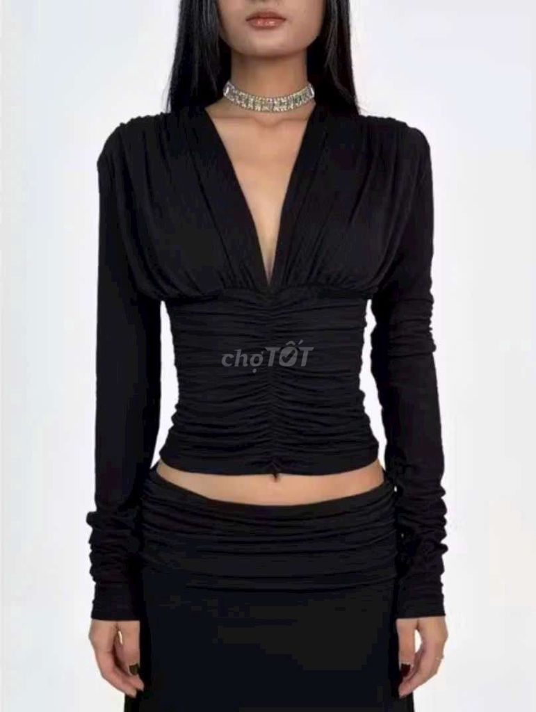 Áo thun nữ croptop tay dài size L. Mua bán Quần áo tại Thành phố Vĩnh Long Vĩnh Long được đăng bởi ST STORE chuyên sỉ hình 1