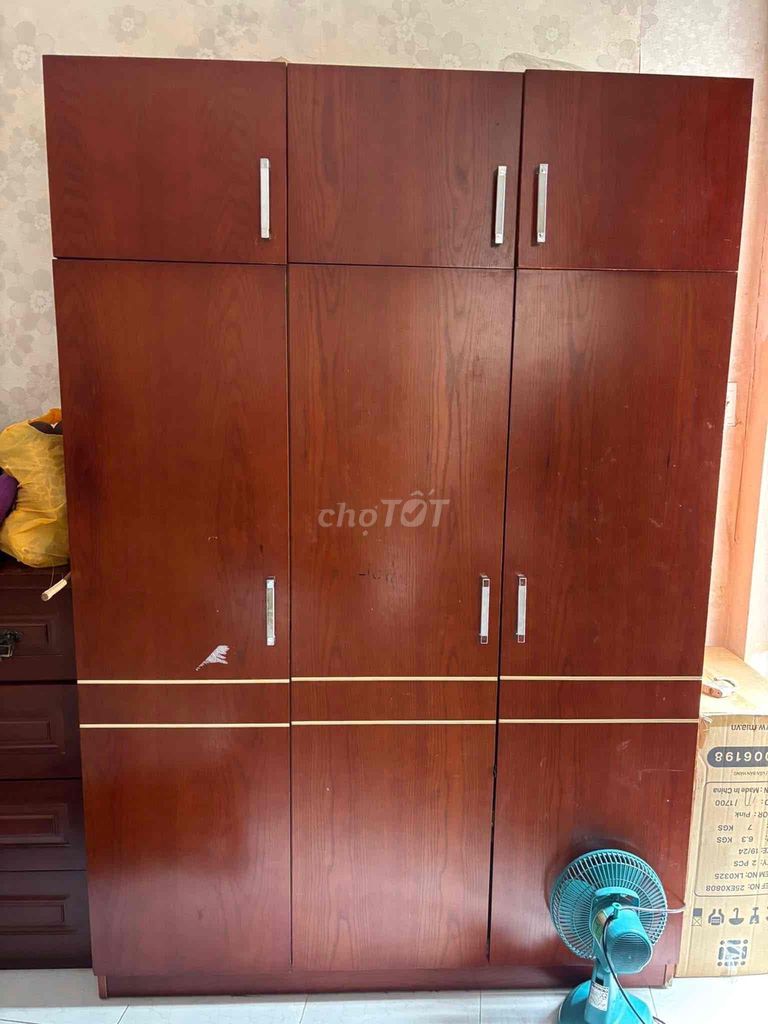 Tủ quần áo gỗ nâu 2m x 1m2. Mua bán Tủ, kệ gia đình tại Quận Gò Vấp Tp Hồ Chí Minh được đăng bởi Yen Tran hình 1
