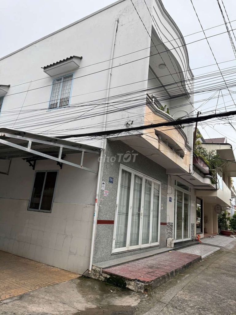 BÁN GẤP NHÀ 1 TRỆT 1 LẦU - DT 5x12M - SÀN 120M2 - CÓ SÂN ĐẬU Ô TÔ 