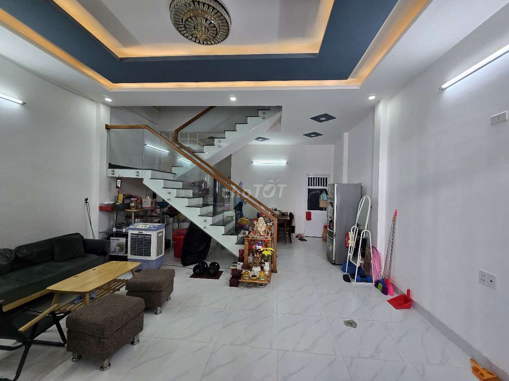 Bán nhà 2 tầng kiệt oto cách bến xe Đà Nẵng 2km
70m2.
Giá 3ty350. Mua bán nhà ở tại Quận Cẩm Lệ Đà Nẵng được đăng bởi Huỳnh Nga hình 2