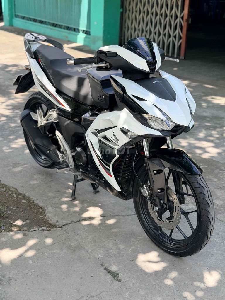 Honda Winner X 2022 Бело-черный 19 000 км