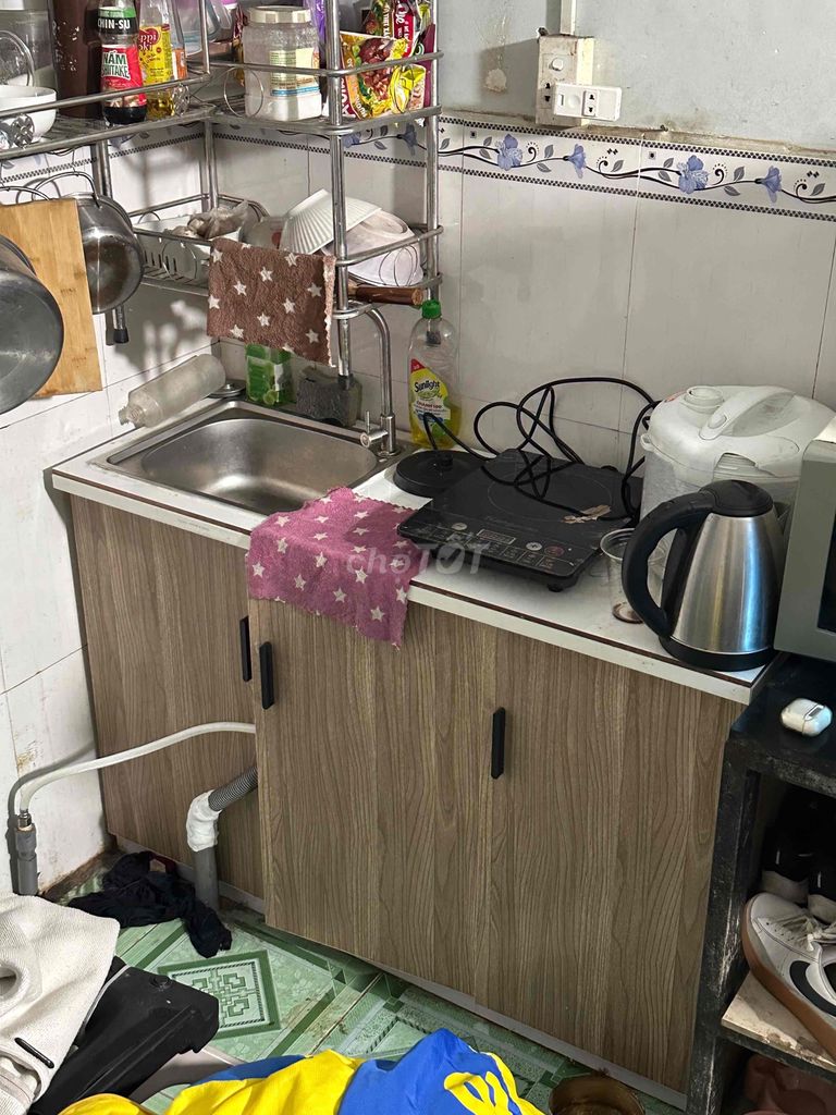 Tủ bếp gỗ Nâu. Mua bán Tủ, kệ gia đình tại Huyện Hóc Môn Tp Hồ Chí Minh được đăng bởi Tín hình 1