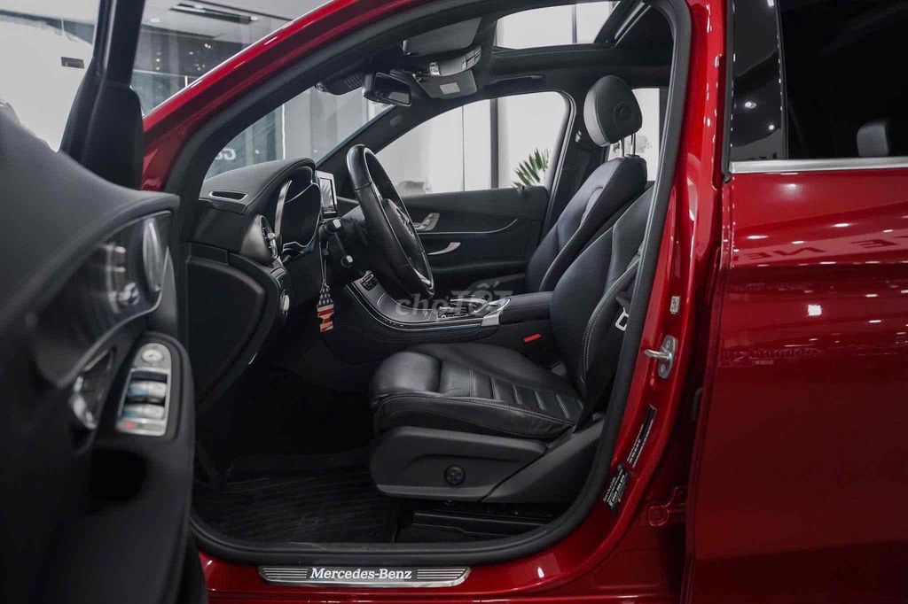 🔺𝐌𝐄𝐑𝐂𝐄𝐃𝐄𝐒-𝐁𝐄𝐍𝐙 GLC300 4MATIC MODEL 2020. Mua bán Ô tô tại Quận 7 Tp Hồ Chí Minh được đăng bởi GoodCar hình 6