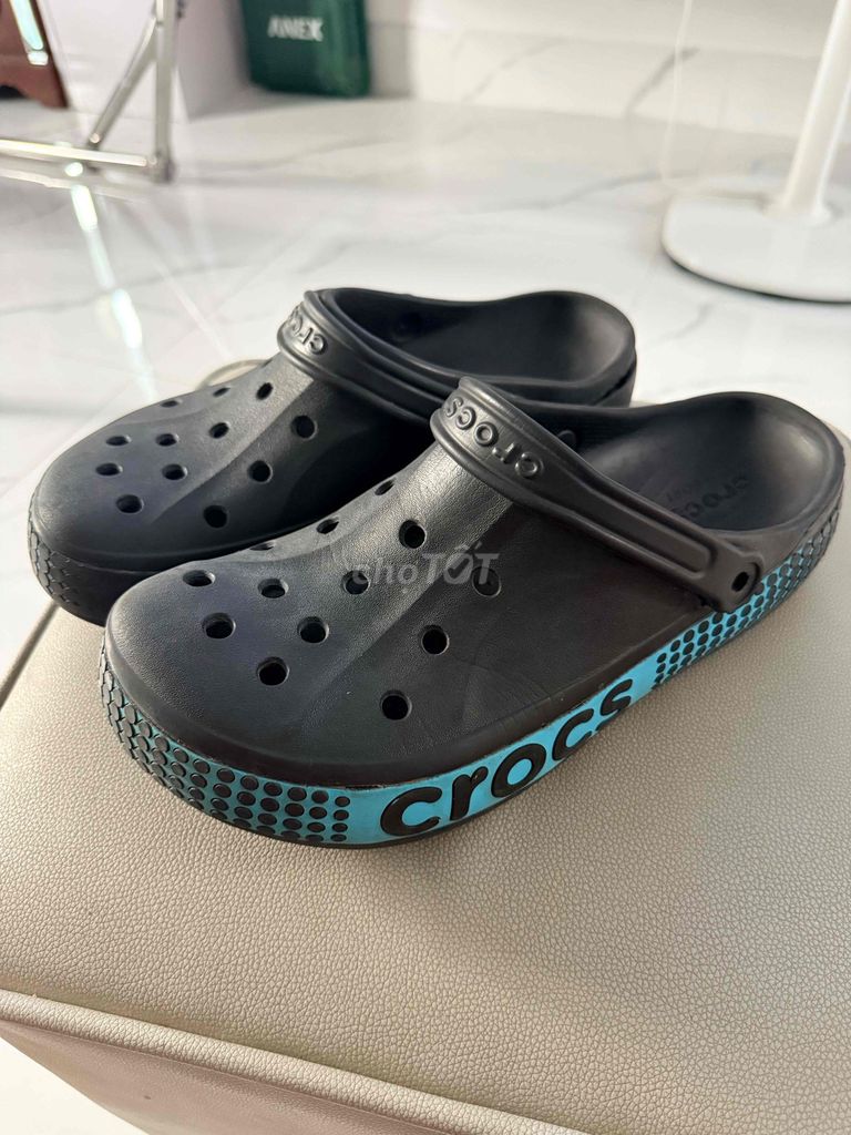 Dép Crocs chính hãng M11. Mua bán Giày dép tại Quận Ninh Kiều Cần Thơ được đăng bởi JL hình 1