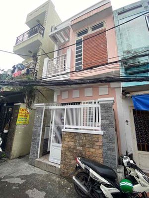 Rent · 2 bd · 28 м² · Quận 1, ул. Đường Trần Khắc Chân