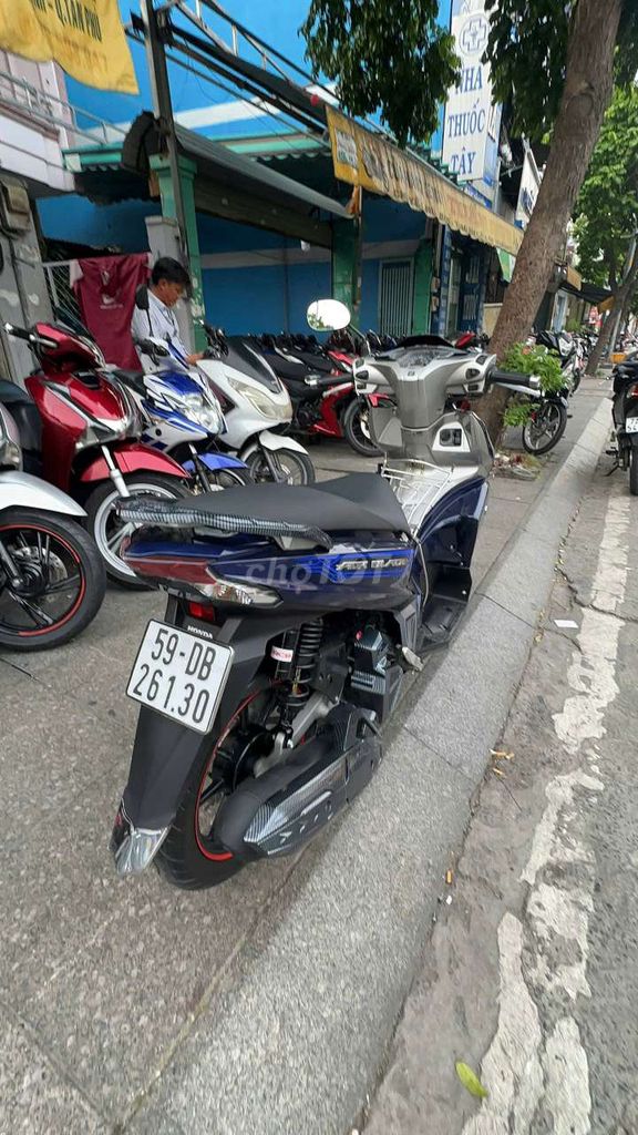 Honda Air Blade 2019 синий, б/у