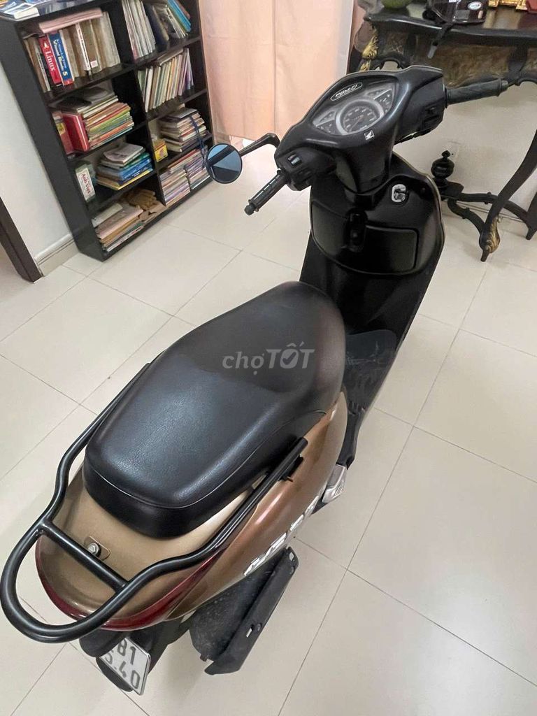 Xe máy Honda Lead màu vàng đồng, đời 2010. Mua bán Xe máy tại Thị xã Tân Uyên Bình Dương được đăng bởi Huỳnh Tấn Nam hình 4