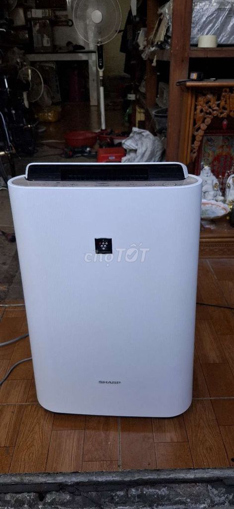 Máy lọc không khí Sharp KC-J50-W Trắng 2019. Mua bán Nội thất, đồ gia dụng khác tại Thành phố Vũng Tàu Bà Rịa - Vũng Tàu được đăng bởi Vinh Trực hình 1