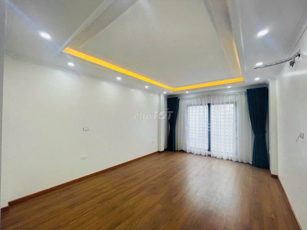 Дом 6 этажей 40 м² у расширяемой дороги 1A, более 11 млрд