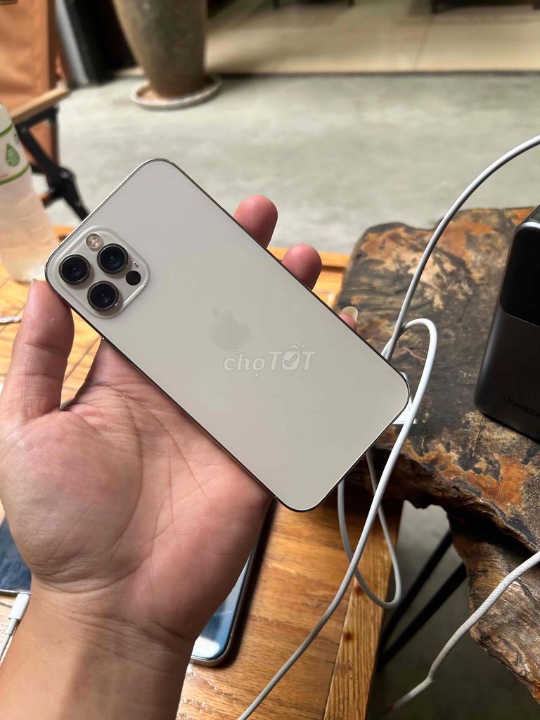 Apple iPhone 12 Pro 256GB vàng. Mua bán Điện thoại tại Thành phố Thuận An Bình Dương được đăng bởi Trường hình 1