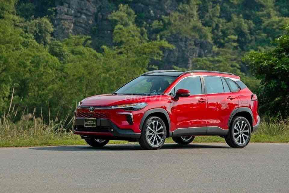 Toyota Corolla Cross 2024 - Đỏ - 820 triệu