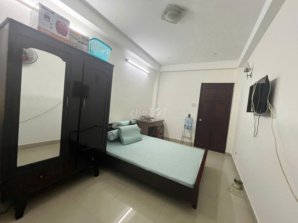 Cho thuê phòng CHDV 20m2 hẻm 18A Nguyễn Thị Minh Khai Quận 1 Giá 4.9tr