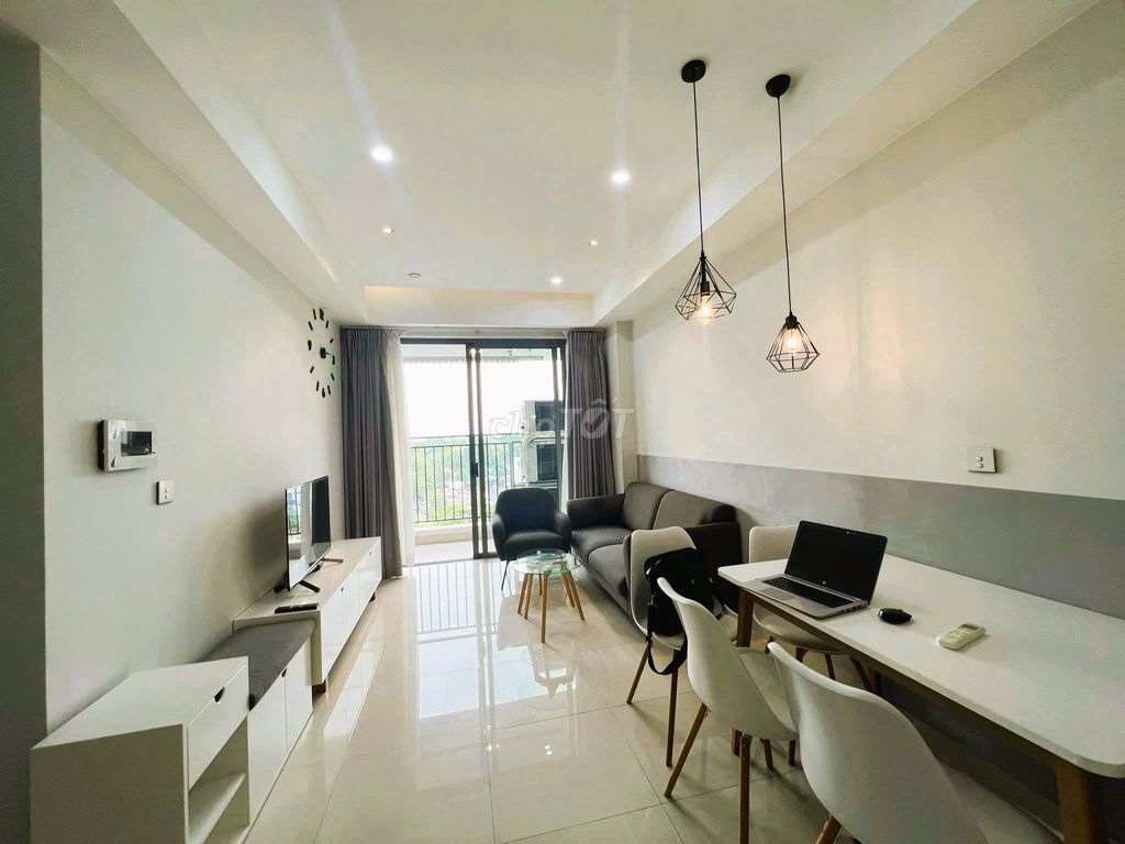 Cho thuê căn 2PN 70m2 Full NT - view Đông mát mẻ tại Botanica Premier