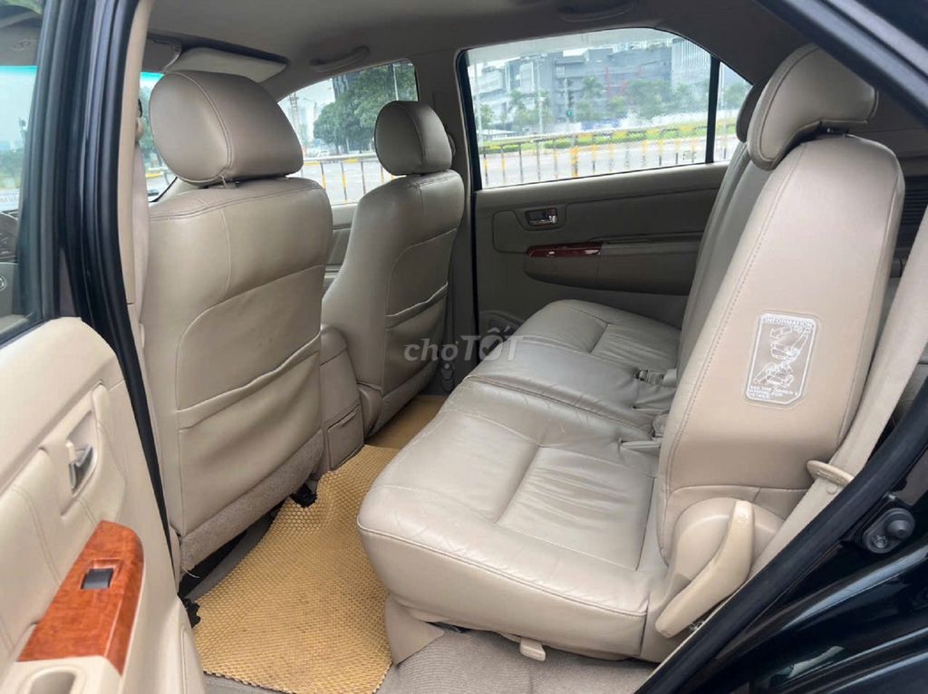 Toyota Fortuner 2011 2.7L Đen 180000 km. Mua bán Ô tô tại Quận Bắc Từ Liêm Hà Nội được đăng bởi Anh Tú hình 10