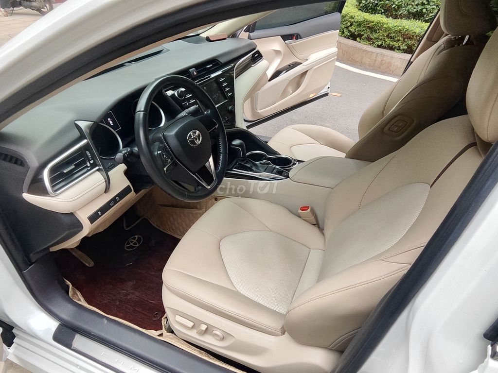 Toyota Camry 2020 2.0G,nhập khẩu chính chủ như mới