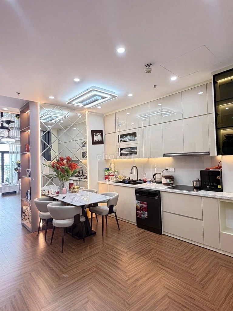 Bán căn hộ Royal City 100m2, 3PN, Ngã Tư Sở, Thanh Xuân
