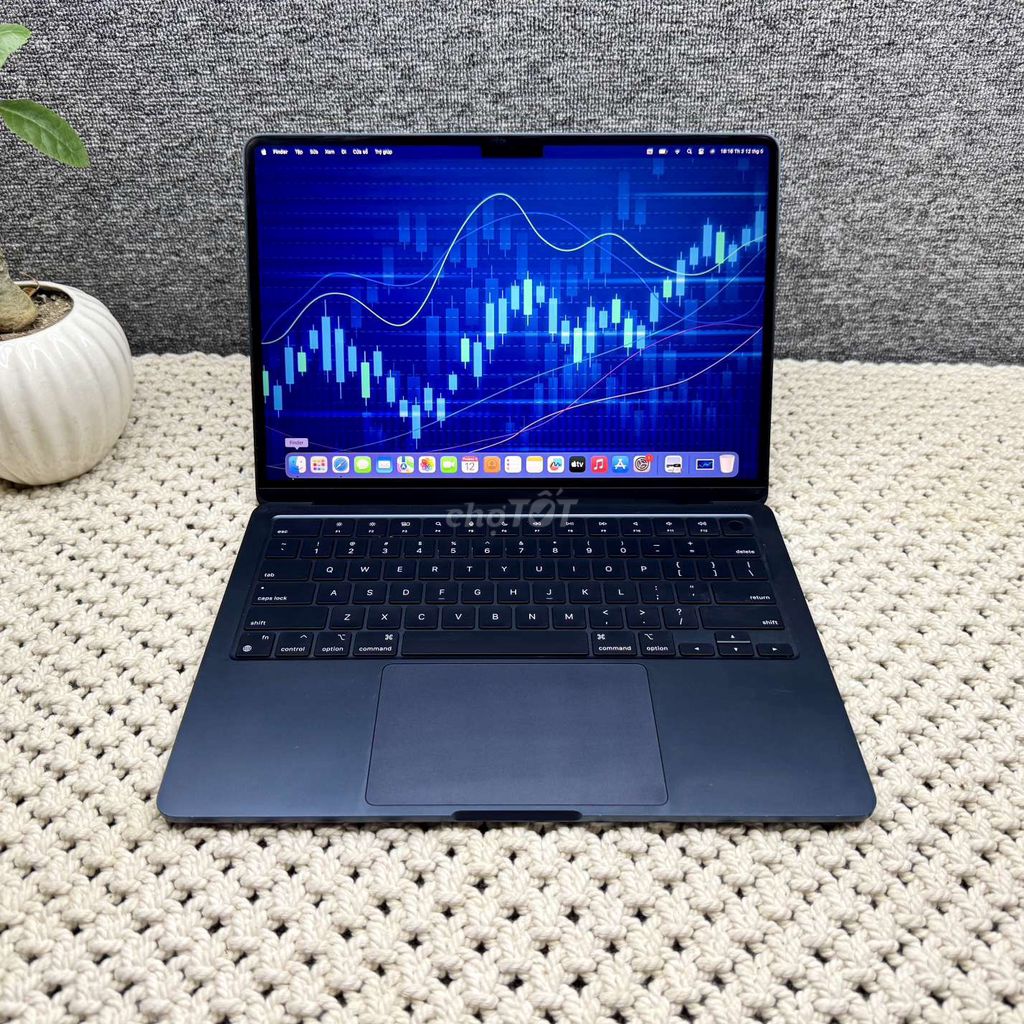 Macbook Air M2 - Ram 16G - Bảo Hành TGDD 8.2026. Mua bán Laptop tại Thành phố Huế Thừa Thiên Huế được đăng bởi LÊ NGUYỄN LAPTOP  hình 1