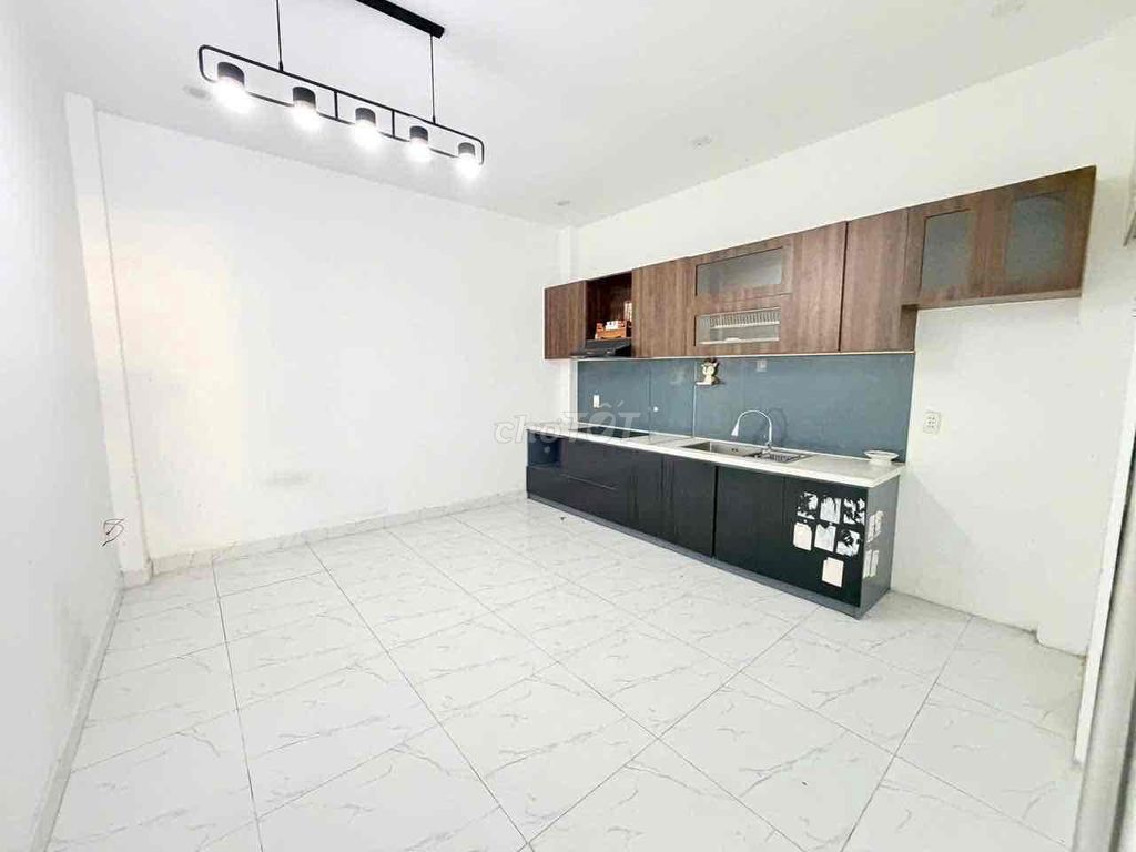 Nhà 4 tầng đường 10m5 tiểu la - đoạn kinh doanh sầm uất