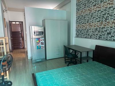 Cần cho thuê phòng đầy đủ nội thất có ban công siêu rộng