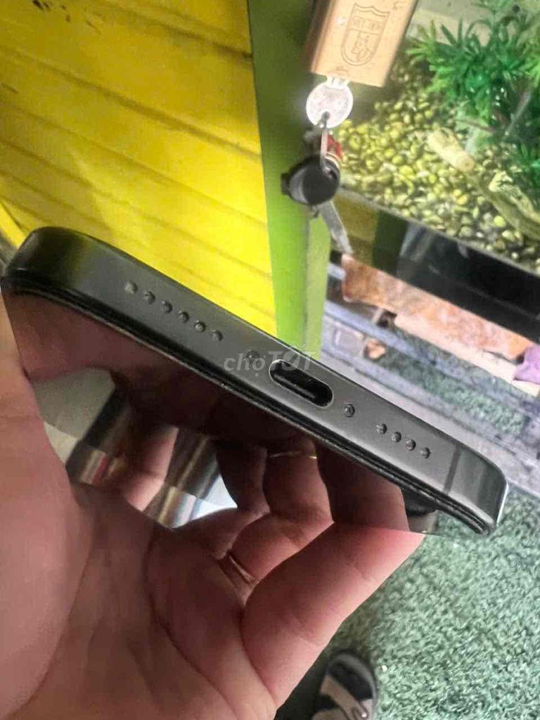 Bán iphone 16 prm lock đen 256gb. Mua bán Điện thoại tại Quận Bình Thuỷ Cần Thơ được đăng bởi tạ hình 1