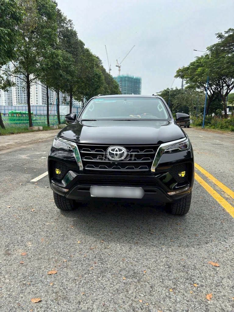 Toyota Fortuner 2022 2.4G 24165 km. Mua bán Ô tô tại Thành phố Thủ Đức Tp Hồ Chí Minh được đăng bởi Nguyễn Thành hình 1