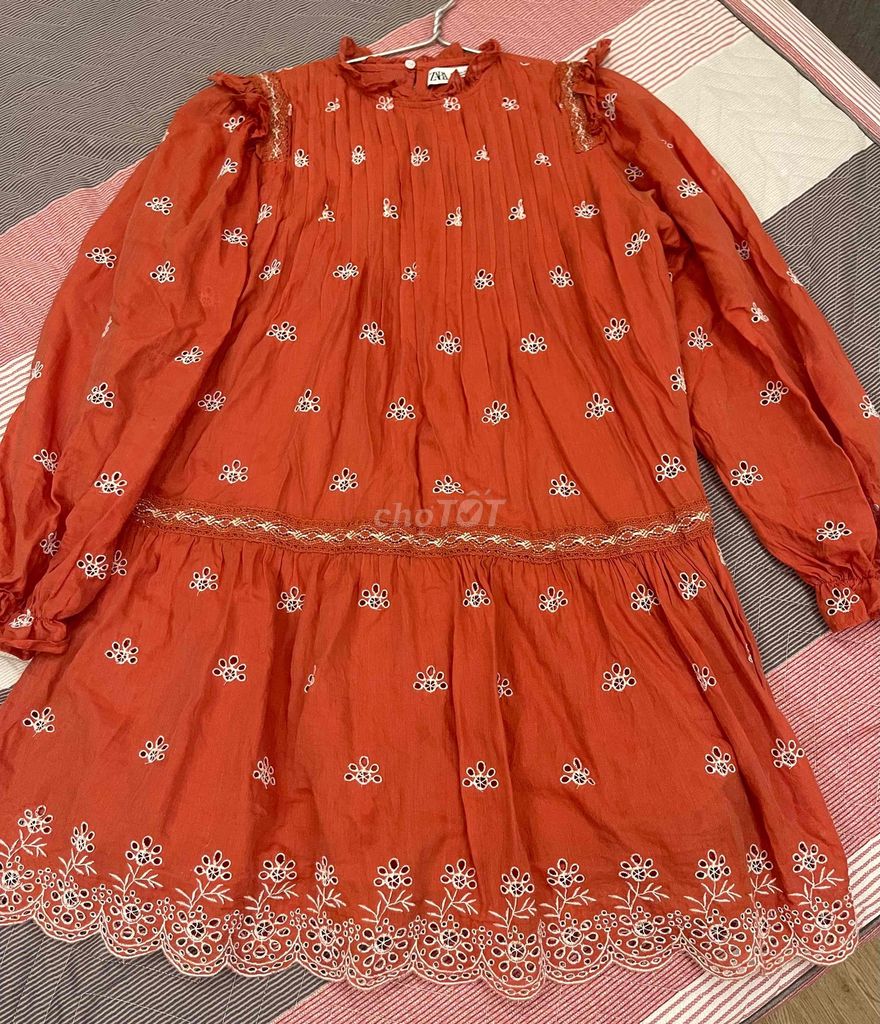 Váy Zara đỏ cam, size XS, 100% cotton. Mua bán Quần áo tại Huyện Thuỷ Nguyên Hải Phòng được đăng bởi Hoàng Yến hình 4