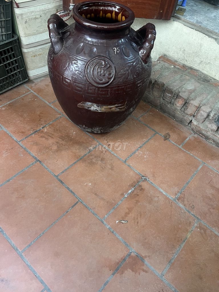 Chum đựng rượu 75l nâu đang sử dụng tốt. Mua bán Đồ sưu tầm, đồ cổ tại Quận Bắc Từ Liêm Hà Nội được đăng bởi Nga moon  hình 1