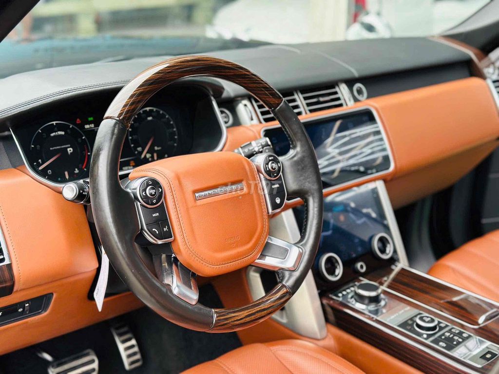 Range Rover Autobiography 5.0 2013 Đen. Mua bán Ô tô tại Quận 8 Tp Hồ Chí Minh được đăng bởi Hồng Phúc hình 3