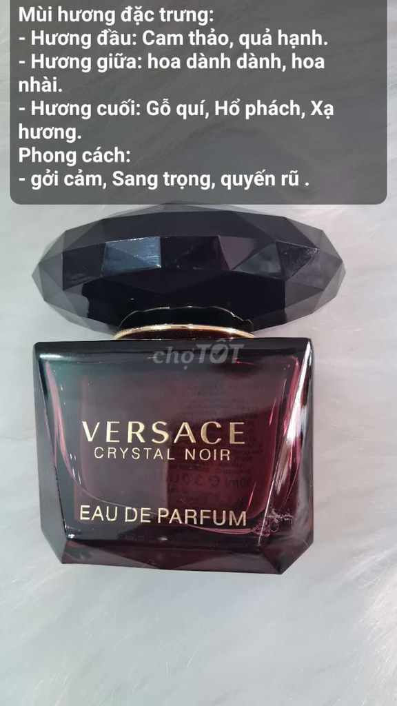 Versace Crystal Noir Đen huyền bí