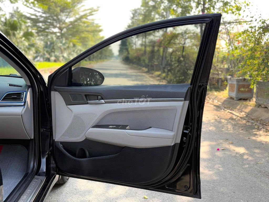 Hyundai Elantra 2017 1.6 MT - 90000 km. Mua bán Ô tô tại Huyện Gia Lộc Hải Dương được đăng bởi Nhất Tín Ô Tô Hải Dương hình 9