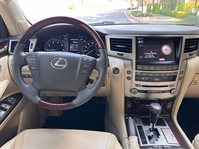 Lexus LX570 2012 Đen 20 vạn km