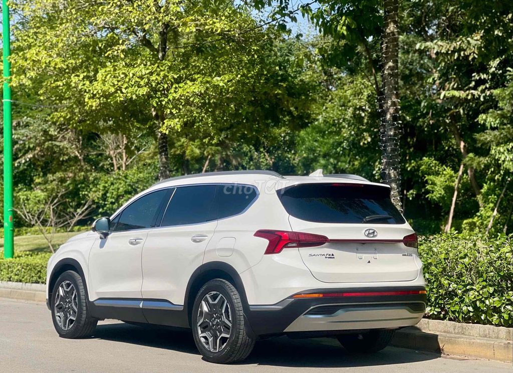Hyundai Santa Fe 2022 Cao cấp 2.2L máy dầu full. Mua bán Ô tô tại Quận Long Biên Hà Nội được đăng bởi Hoàng Thanh auto hình 3