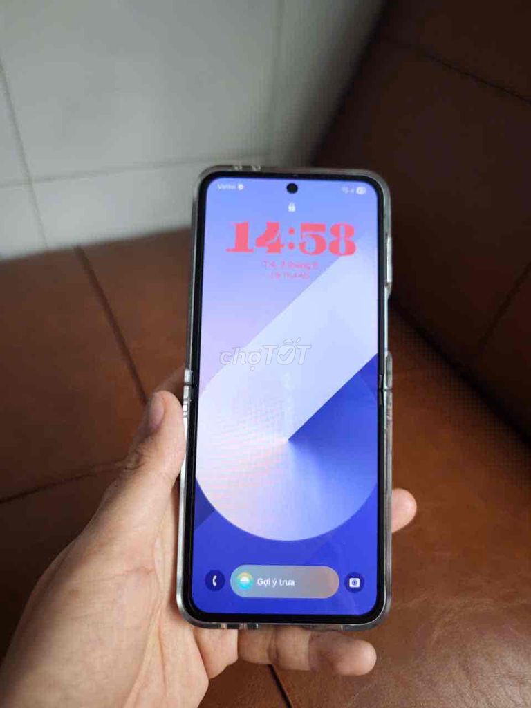 Samsung Galaxy Z Flip6 99% mới. Mua bán Điện thoại tại Quận 6 Tp Hồ Chí Minh được đăng bởi Quy Van Do hình 1
