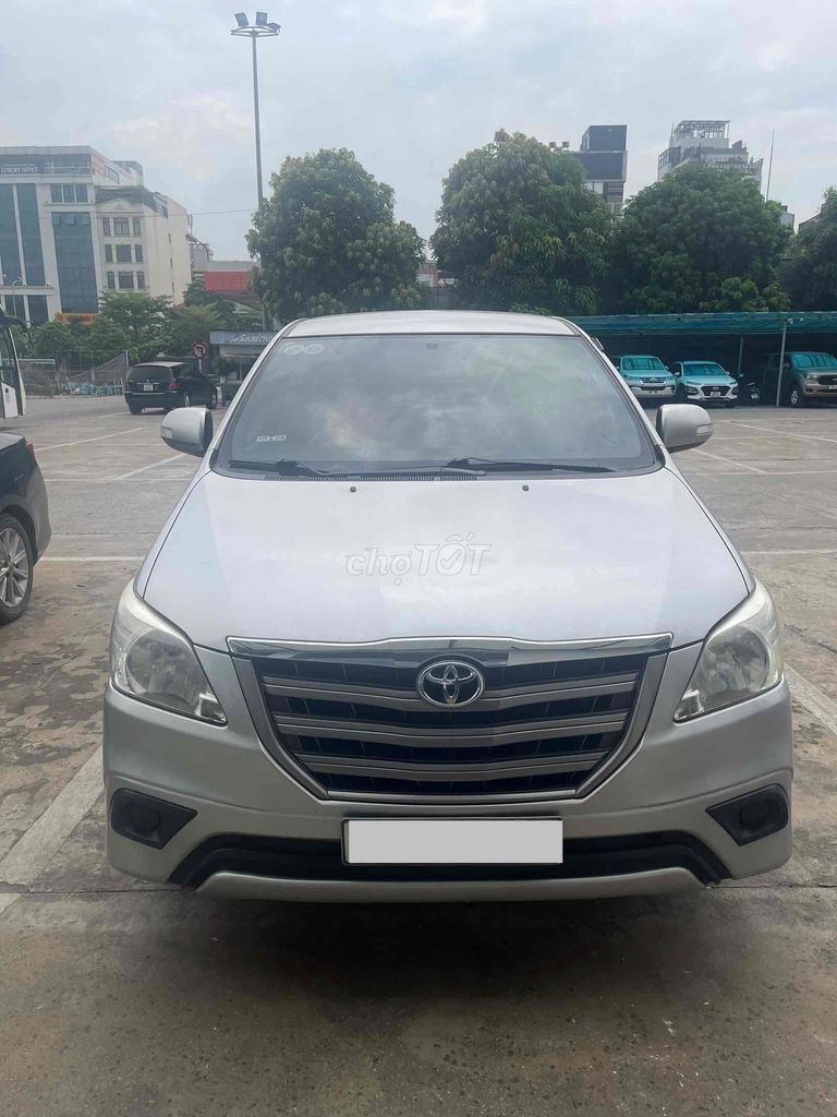 Toyota innova 2.0E MT 2016 đi 12 vạn một đời chủ.