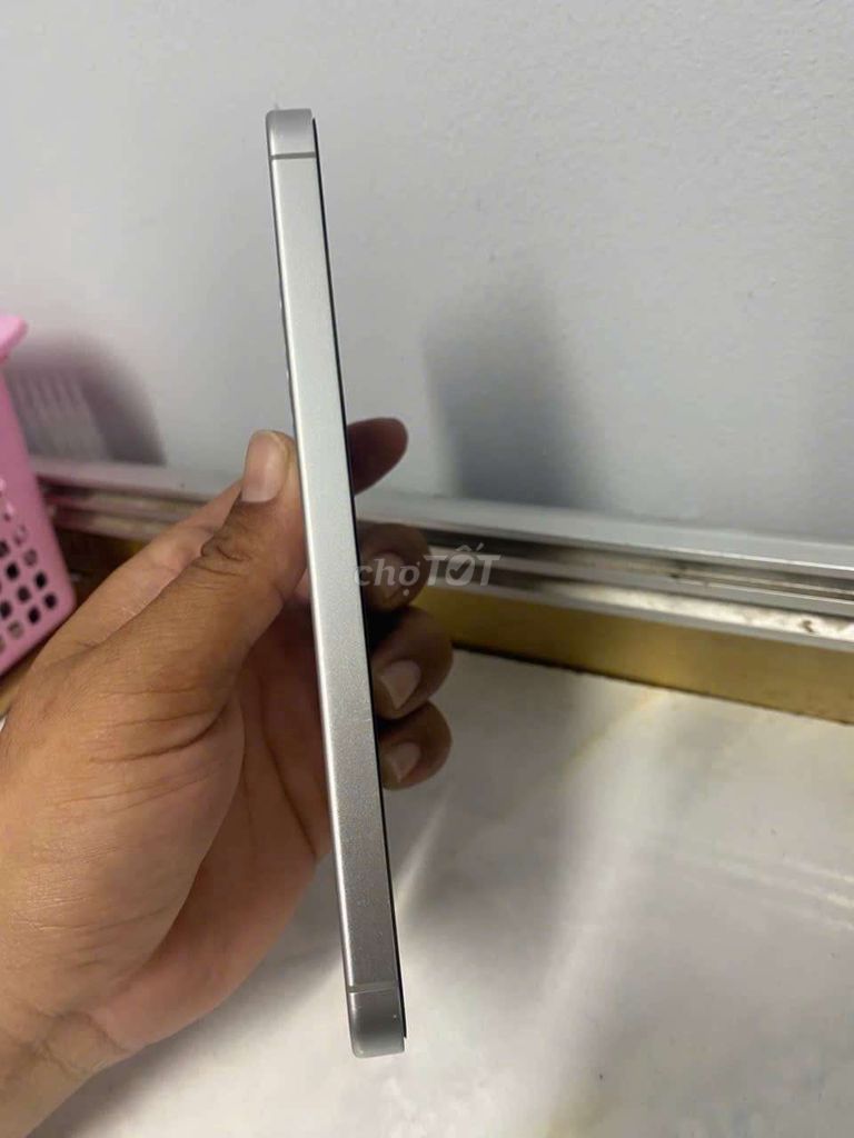 Samsung Galaxy S24 FE Bạc Còn mới. Mua bán Điện thoại tại Quận 8 Tp Hồ Chí Minh được đăng bởi Nghĩa Nguyễn văn hình 1