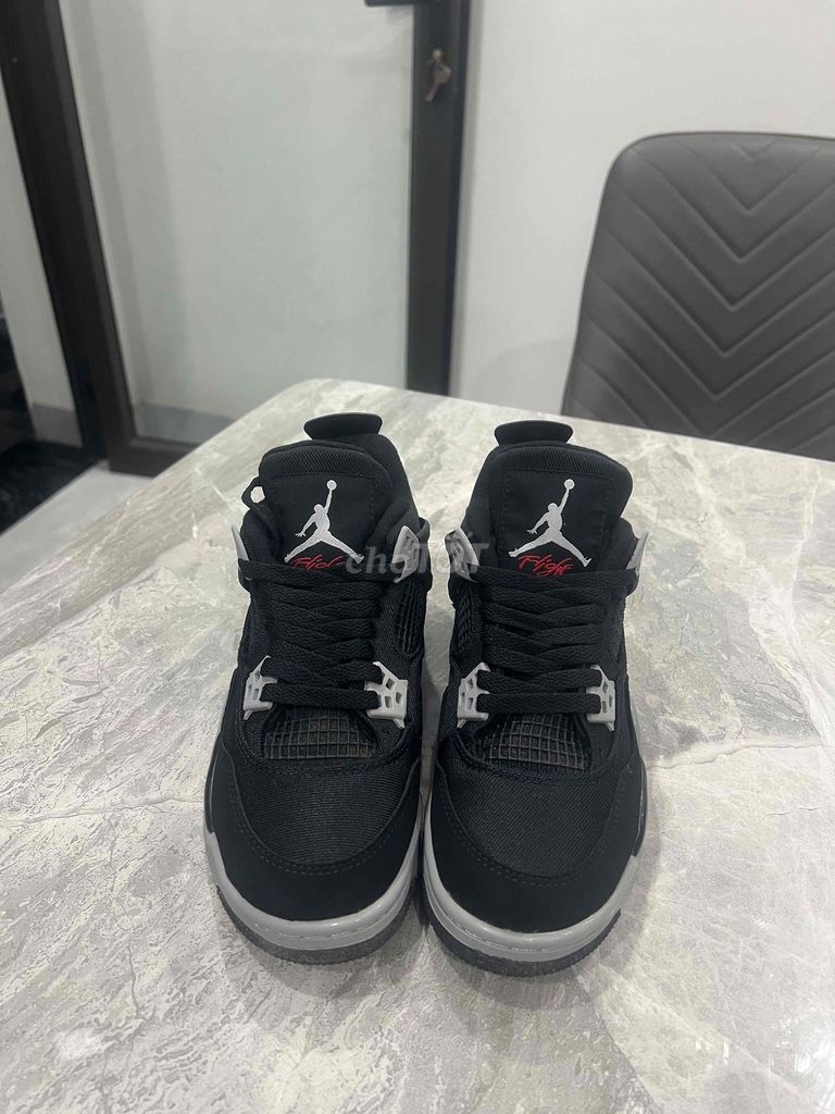 Giày Jordan Jordan 4 Đen Bền bỉ sz 36. Mua bán Giày dép tại Quận Dương Kinh Hải Phòng được đăng bởi Trần Thị Liên hình 1