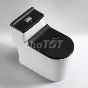 Bồn Cầu Một Khối Nắp Đen Và Trắng (BCMK06). Mua bán Thiết bị vệ sinh, nhà tắm tại Huyện Hóc Môn Tp Hồ Chí Minh được đăng bởi Thiết bị vệ sinh hình 1