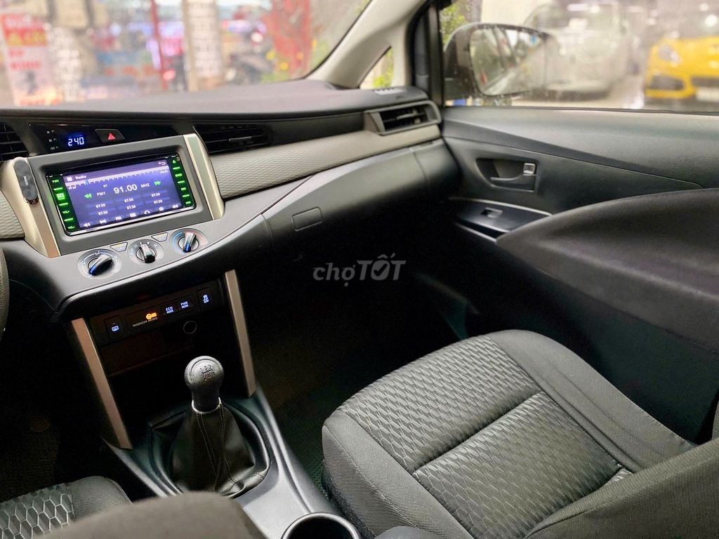 Toyota Innova 2018 2.0E - 100456 km. Mua bán Ô tô tại Thành phố Thuận An Bình Dương được đăng bởi Thắng Trần Auto hình 8