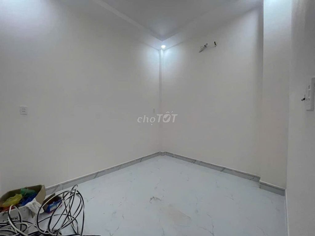 CHỦ NHÀ BÁN GẤP NHÀ BÌNH CHÁNH,SHR ,132M2 - 1 TRỆT , 1 LẦU ,3 PN ,