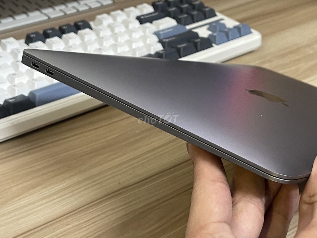 Apple Macbook Air 2019 i5 8GB/256GB. Mua bán Laptop tại Quận Ngũ Hành Sơn Đà Nẵng được đăng bởi chào mấy a hình 1