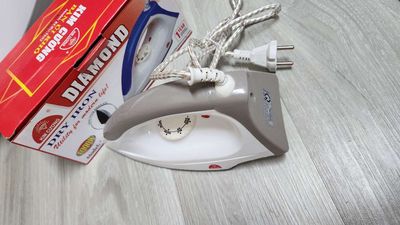 Bàn ủi khô Kim Cương 1000W Mới 99%. Mua bán Nội thất, đồ gia dụng khác tại Quận 3 Tp Hồ Chí Minh được đăng bởi Linh gia dụng