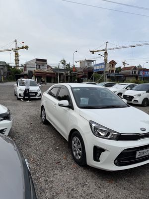 Kia Soluto 2019 Số sàn Trắng
