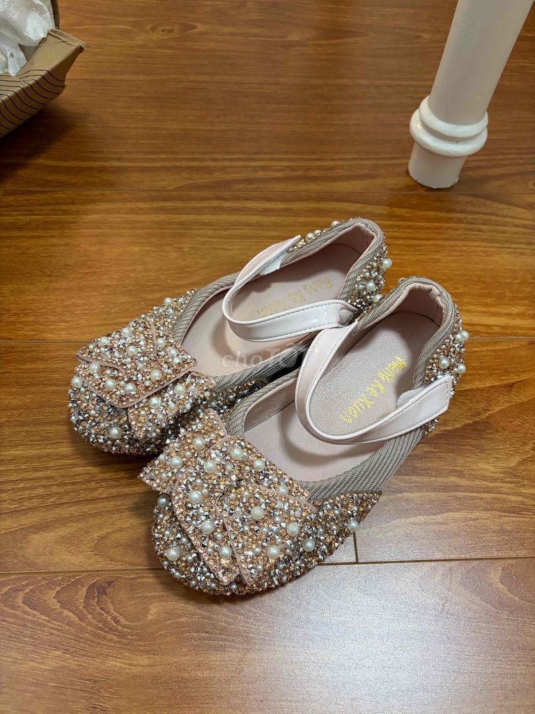 Giày búp bê Nữ Hồng Đính đá size 31. Mua bán Giày dép tại Quận Tây Hồ Hà Nội được đăng bởi Trần Việt Anh hình 1