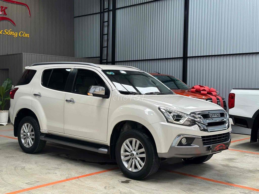 Isuzu Mu X 2018 1.9 4X2 AT. Mua bán Ô tô tại Thành phố Buôn Ma Thuột Đắk Lắk được đăng bởi Hiếu Đắk Lắk hình 3