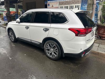 Xe gia đình đang đi cần bán. Mua bán Ô tô tại Quận Cẩm Lệ Đà Nẵng được đăng bởi Vi Oanh