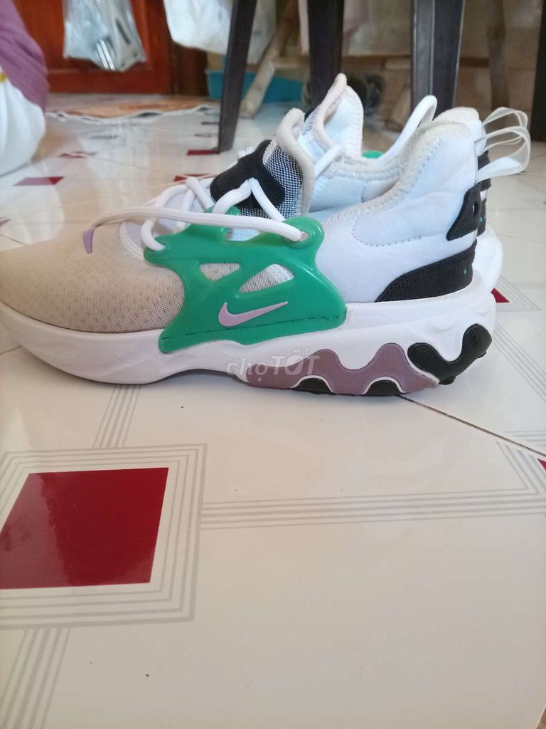 Giày thể thao Nike Vải Trắng Size 40. Mua bán Giày dép tại Quận 8 Tp Hồ Chí Minh được đăng bởi Quỳnh Ngân hình 1