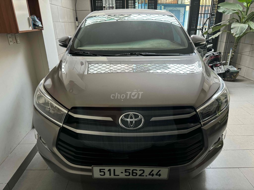 Toyota Innova 2.0E cuối 2017 cân bằng điện tử