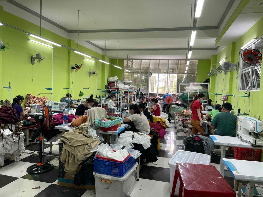 tuyển 2 thợ ủi bàn hơi công nghiệp. Việc làm Công nhân tại Quận 7 Tp Hồ Chí Minh được đăng bởi Anh Cường hình 6